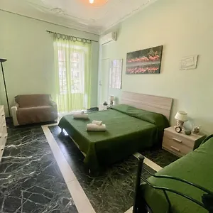 Maya's Close To Ballaro Market And Station Appartamento